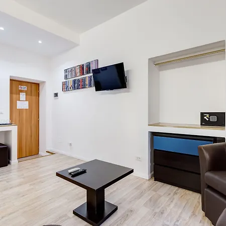 ريبيتا سينترال سويتس 4*