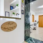 里佩塔中央套房酒店 4*