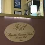 里佩塔中央套房酒店 招待所